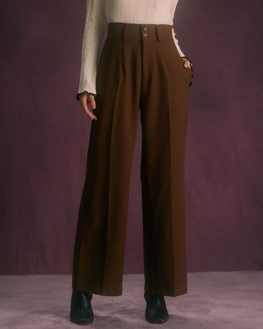 Le Pantalon Droit Poches Obliques avec Bouton