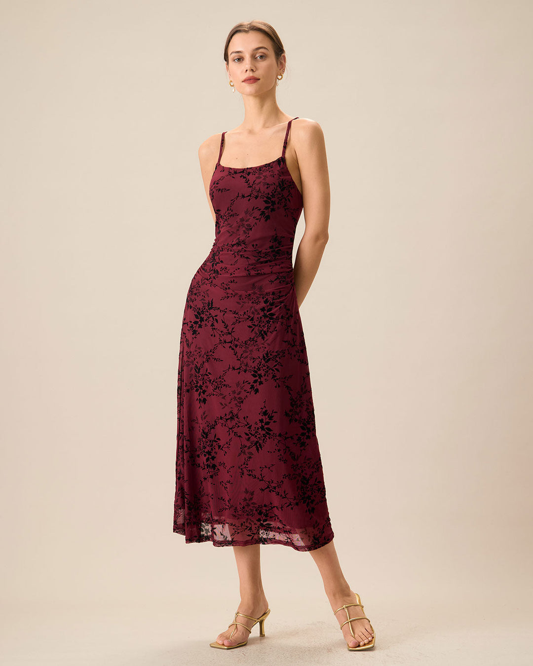 Robe Midi Slip Corps en Fleurs Rouges (le cardigan est inclus)