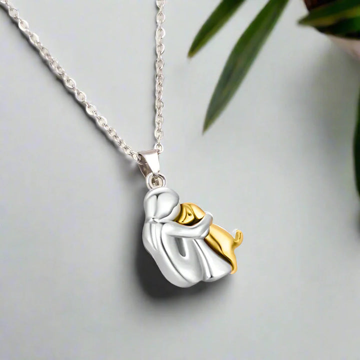Olivia™ – Collier avec pendentif en forme de chien