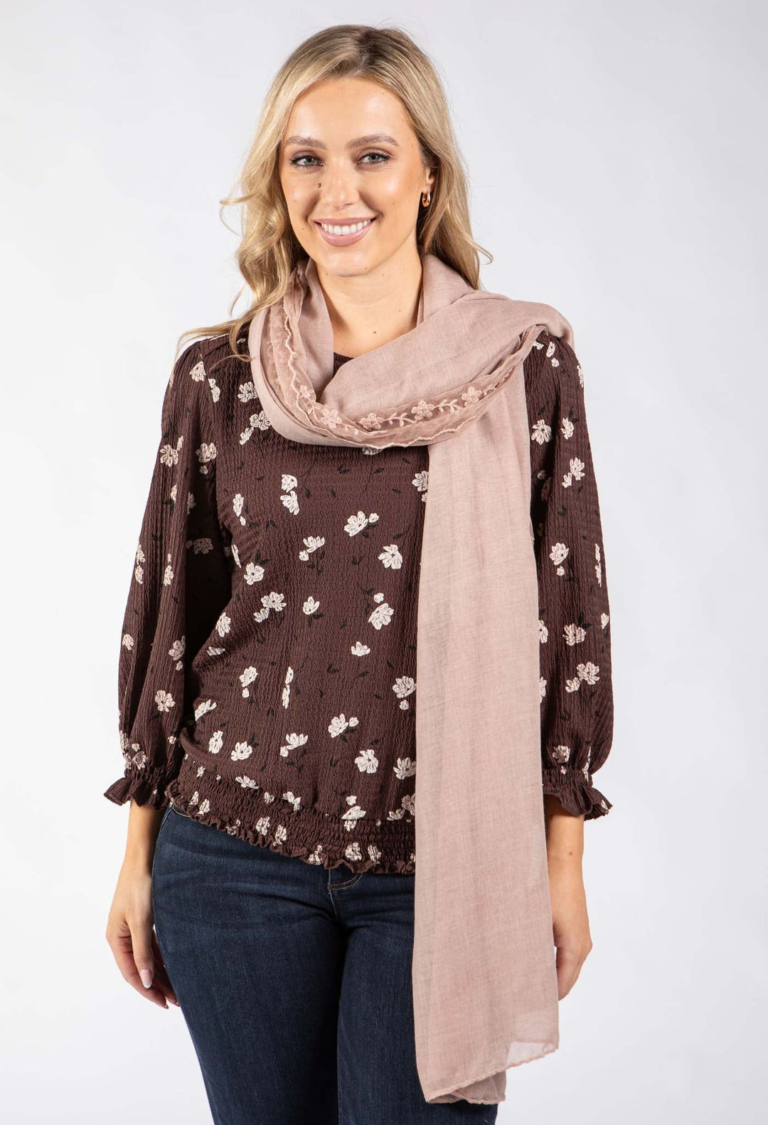 Écharpe avec Détails Floraux en Maille