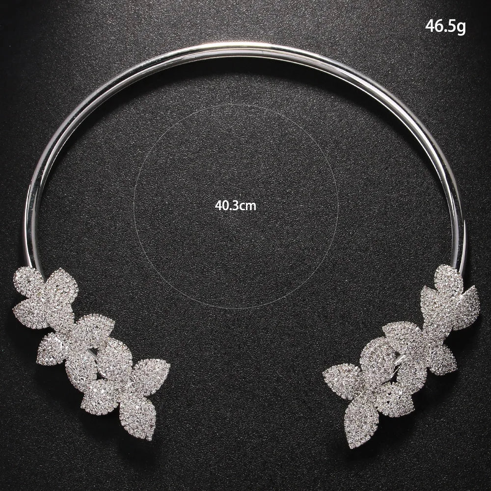 Collier Élégant Fleur en Cristal