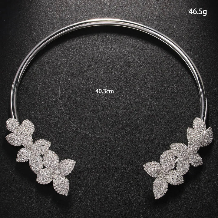 Collier Élégant Fleur en Cristal