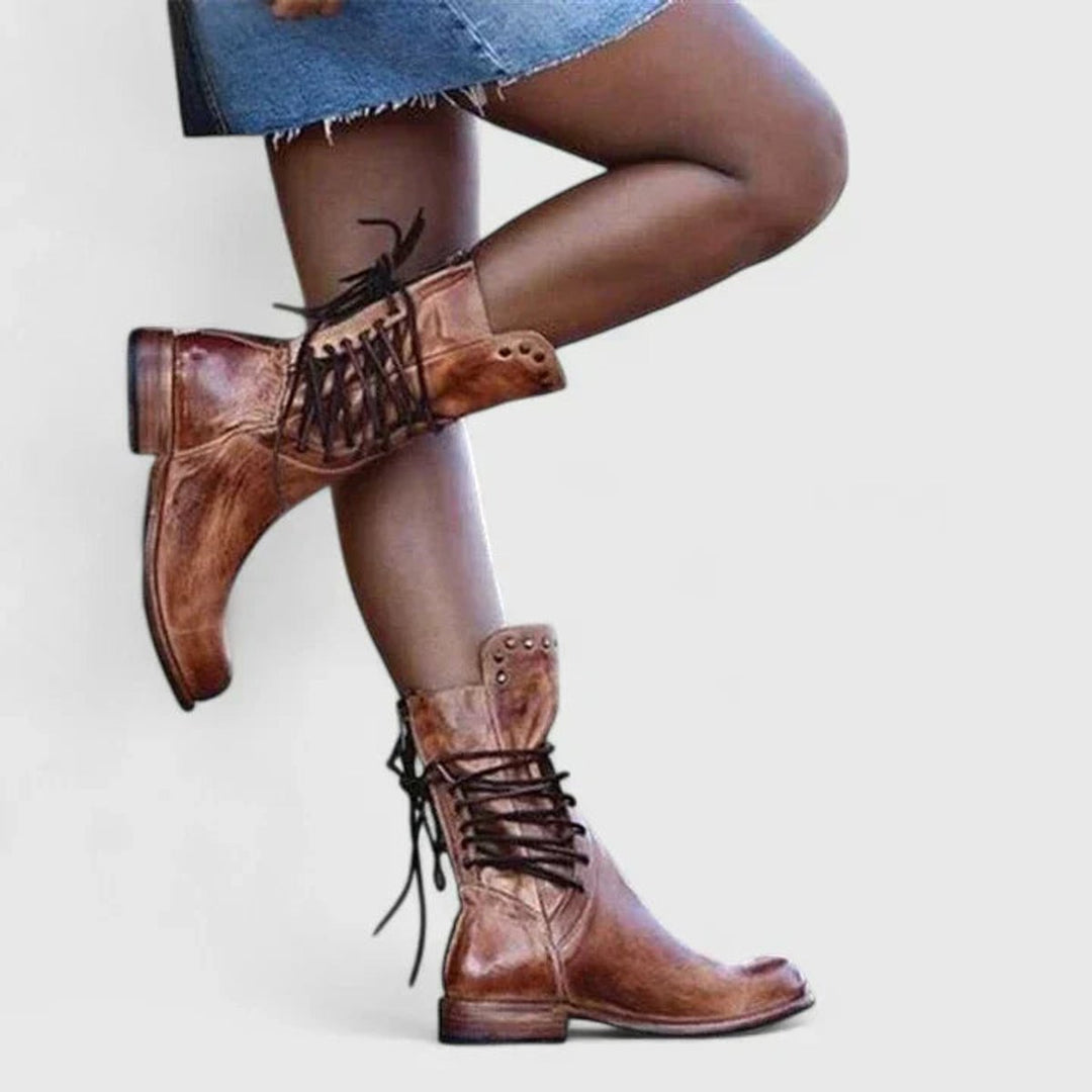 Bottines à lacets et détails cloutés pour femme