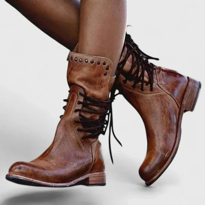 Bottines à lacets et détails cloutés pour femme