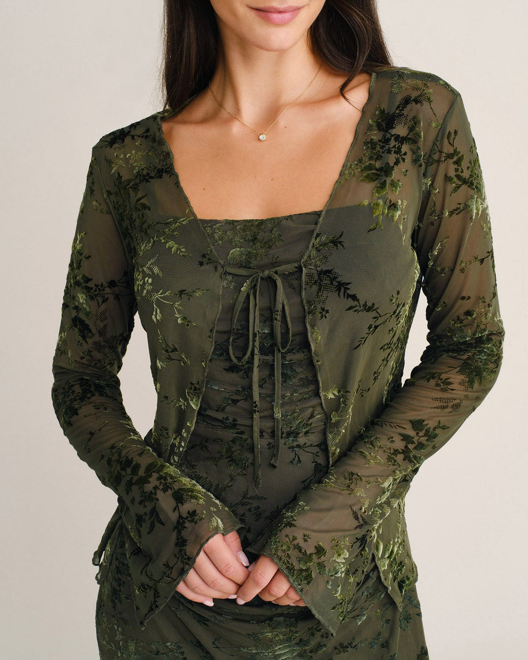Blouse Fleurie à Manches Cloches Vertes avec Nœud