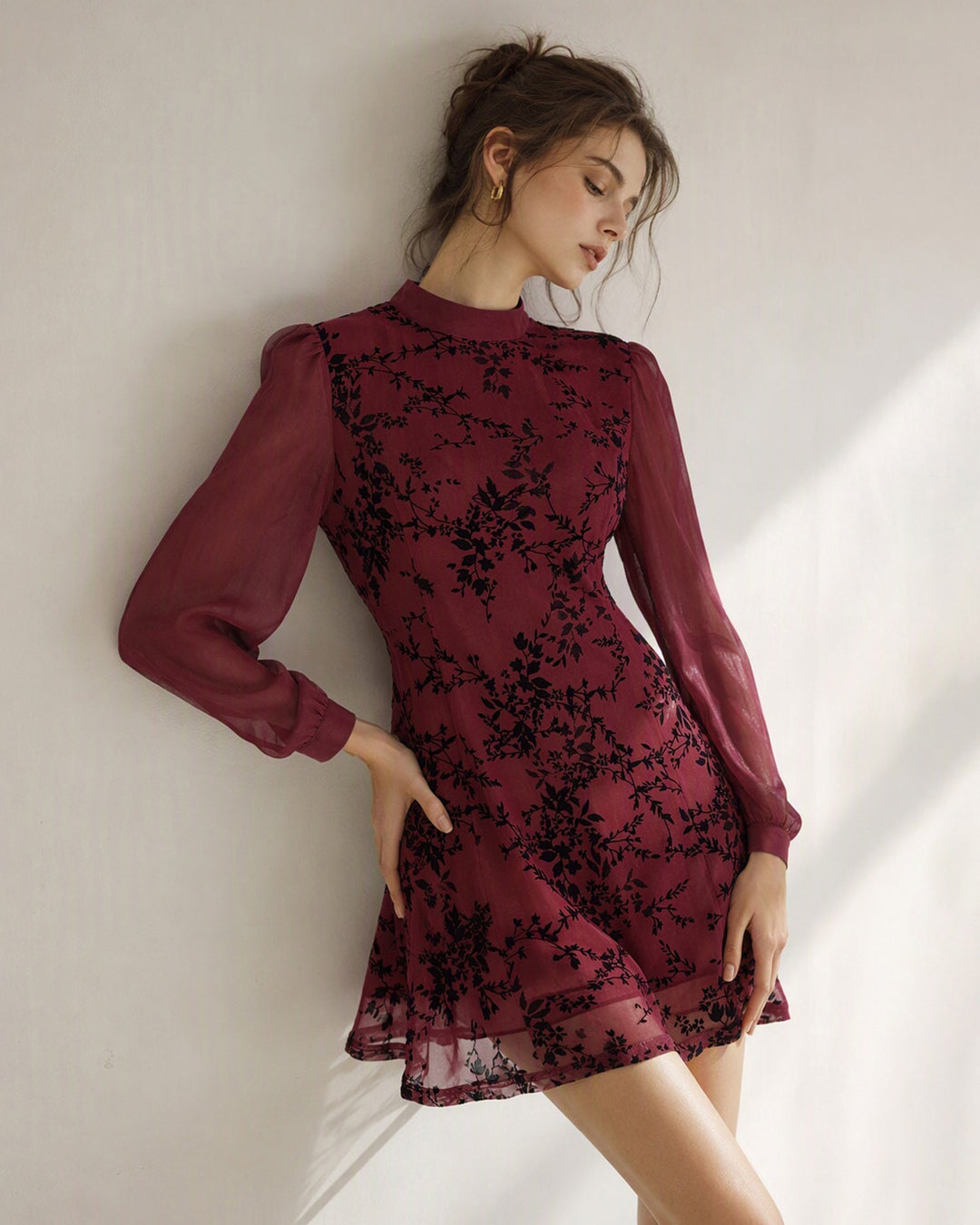 Robe Mini Florale à Col Montant Rouge Vin
